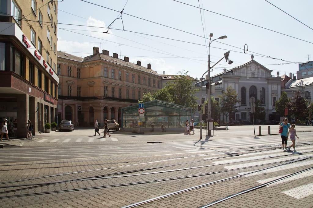 Top Floor Manderla Братислава Экстерьер фото